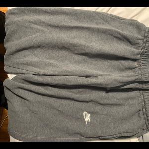 MENS LARGE GREY NIKE SWEATPANTS just like new extra warm inside very comfortable